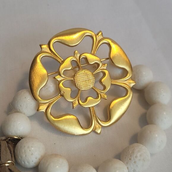 Museum Reproductions Brooch - Picture 2 of 3